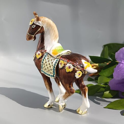 زخرفة منضدية الحصان مع أحجار الراين على الطراز العتيق ديكور تمثال الحصان صندوق مجوهرات رائع لعيد الميلاد عيد الميلاد لون الجمل in Kuwait