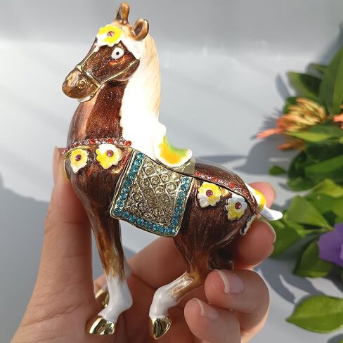 زخرفة منضدية الحصان مع أحجار الراين على الطراز العتيق ديكور تمثال الحصان صندوق مجوهرات رائع لعيد الميلاد عيد الميلاد لون الجمل in Kuwait