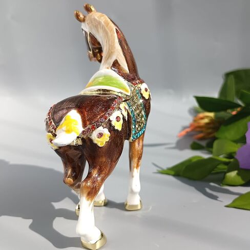 زخرفة منضدية الحصان مع أحجار الراين على الطراز العتيق ديكور تمثال الحصان صندوق مجوهرات رائع لعيد الميلاد عيد الميلاد لون الجمل in Kuwait