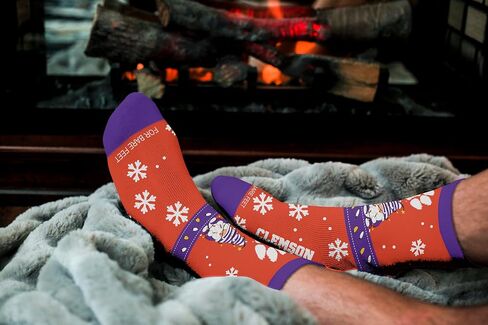 For Bare Feet NCAA Sweater Gnome Holiday Sock in Saudi Arabia