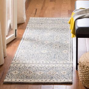 SAFAVIEH Micro-Loop Collection Runner - 2'3" x 7', Silver & Ivory, Handmade Wool, Ideal for The Living Room, Dining, Bedroom (MLP803G)