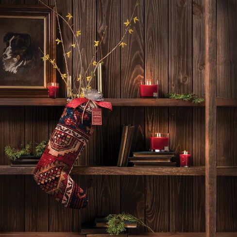 Aromatique The Smell of Christmas Glass Cube 12oz شمعة معطرة مع ميدالية معدنية لديكور المنزل والهدايا in Kuwait