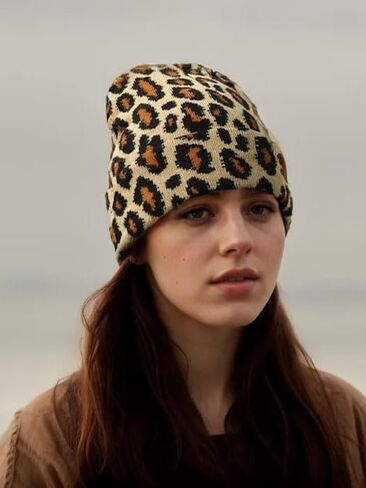 Camo Beanie Hat for Men Women Giraffe Cow Print Leopard Cheetah Print Gifts Knit Hat Funny Animal Themed Stuff Lover Gifts in Kuwait