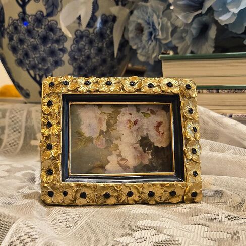 SYLVIA'S SHOP 2.5x3.5 Small Vintage Picture Frame, Mini Antique Gold Ornate Photo Frame, for Tabletop and Wall Display, Decorative Floral Design Retro Home Decor, Photo Gallery Art in Kuwait