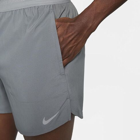 شورت الجري Nike Stride للرجال Dri-FIT مقاس 5 بوصات (رمادي دخاني/أسود، DM4755-084) مقاس 3X-Large in Saudi Arabia