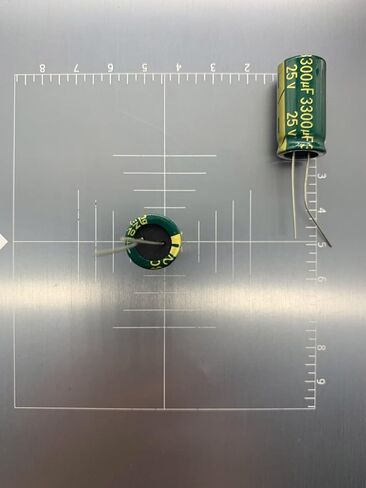 20 قطعة 25 فولت 3300 فائق التوهج 25 فولت 3300mfd 105c الألومنيوم مُكثَّف كهربائيًا 13 × 25 مللي متر in Kuwait