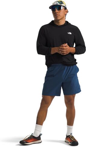 سترة بغطاء رأس للرجال من THE NORTH FACE (حجم قياسي وكبير)، زيتوني الغابة، مقاس كبير in Kuwait