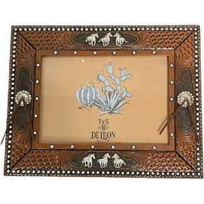 De Leon Collections Standing Landscape Photo Picture Frame, 7 x 5 Inch Polyresin, Tooled Horses