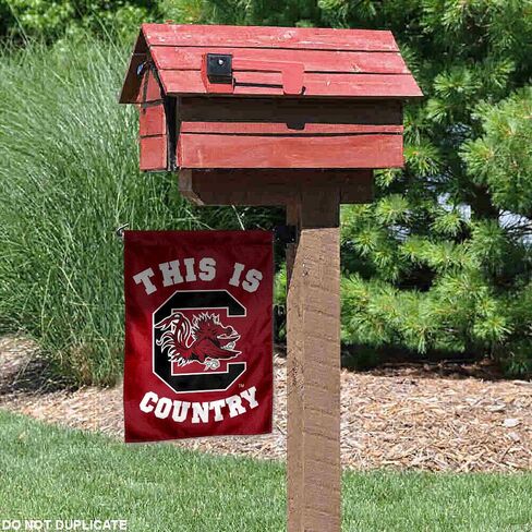 شركة College Flags & Banners Co. South Carolina Gamecocks هذا هو علم حديقة Gamecocks الريفية in Saudi Arabia