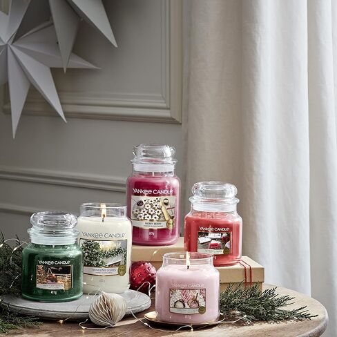 شمعة معطرة من يانكي كاندل، شمعة بجرة صغيرة من ميري بيري، وقت الحرق: حتى 30 ساعة in Kuwait