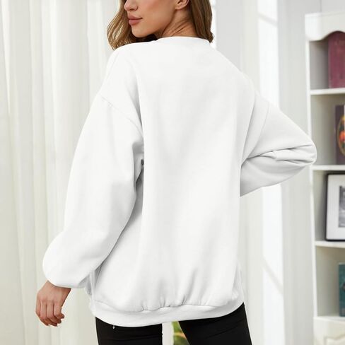 Cute Strawberry Graphic Crewneck Sweatshirts For Women Kawaii Aesthetic Printed Sweatshirt Trendy Long Sleeve Shirt in Kuwait