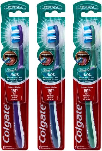 فرشاة أسنان كولجيت 360 لتنظيف الفم بالكامل، رأس مضغوط للغاية، ناعمة (ألوان مختلفة) - عبوة من 3 قطع in Kuwait