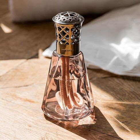 MAISON BERGER - ناشر مصباح عطري منزلي من Lampe Berger - نموذج هرم - معطر هواء - 7.1 × 3.7 × 3.7 بوصة (أخضر عتيق) in Kuwait