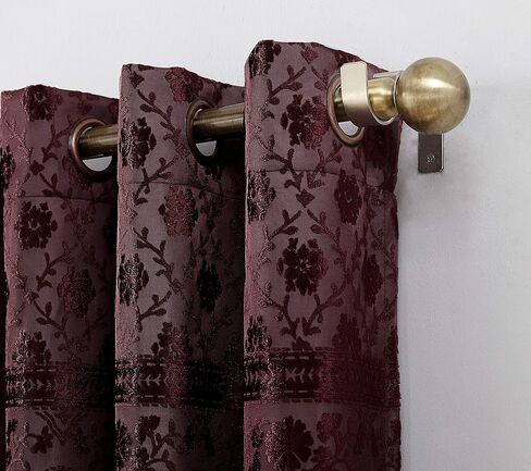 لوحة ستارة Sun Zero Elidah Medallion مخملية حرارية شديدة التعتيم بحلقات معدنية، مقاس 50 بوصة × 95 بوصة، ميرلوت in Kuwait