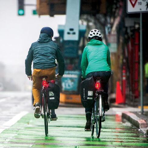 Blackburn Dayblazer Bike Rear Light in Kuwait