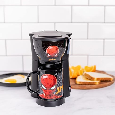 Uncanny Brands Star Wars The Mandalorian & Baby Yoda Single Cup Coffee Maker Gift Set with 2 Mugs - Cup of Java with Mando & Baby Yoda in Saudi Arabia