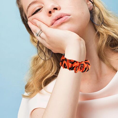 أربطة Scrunchie متوافقة مع Fitbit Sense/Sense 2 / Versa 3 / Versa 4 للنساء، 4 قطع من حزام استبدال مرن من النايلون المرن، سوار معصم ناعم قابل للتمدد لساعة Fitbit Versa 3 الذكية in Saudi Arabia