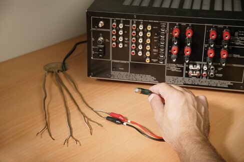 Extech - 1218G94EA - CB10 مكتشف قاطع الدائرة، يحدد موقع الصمامات/القواطع، أوعية الاختبار ودوائر GFCI، أخضر، أحمر in Kuwait