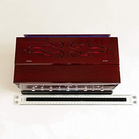 آلة هارمونيوم الموسيقية، مسرحيات مهراجا الموسيقية، 9 توقفات، 3 1/2 أوكتاف، قصب مزدوج، وصلة، ماهوجني داكن، موديل 2024-25، قياسي، حقيبة مبطنة، ضبط A440، هارمونيوم سانجيتا الهندي - DC in Kuwait