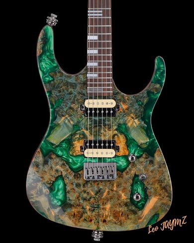 Leo Jaymz Electric Guitar Hurricane Deluxe Series, Burl Top, Mahogany Body, Roasted Maple Neck, Rosewood Fretboard, Locking Tuners, Rounded Frets, Case and Capo (Green Deluxe) in Kuwait