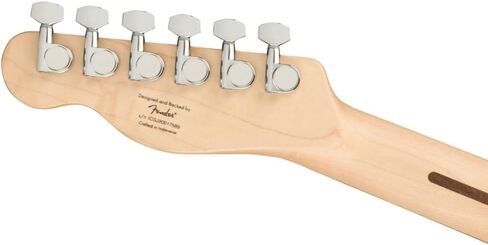 جهاز بث من سلسلة Squier Affinity®، ولوحة أصابع الغار الهندية، وحزمة Lake Placid Blue مع ملتقطات رفرف وقطعة قماش سائلة لتلميع الصوت in Saudi Arabia