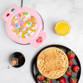 Uncanny Brands Disney Winnie the Pooh Waffle Maker - Your Favorite Honey Bear on Your Waffles
