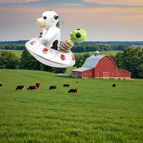 Bella Haus Design Christmas Shoppe: UFO Riding in Flying Saucer Ornament - خذني إلى ديكور سفينة الفضاء المريخية الرائدة - مثالي لتبادل الهدايا السرية لسانتا والفيل الأبيض in Kuwait