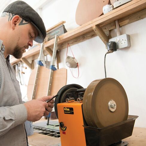 Triton TWSS10 Slow Speed Wetstone Sharpener with a High Grade Grindstone in Saudi Arabia
