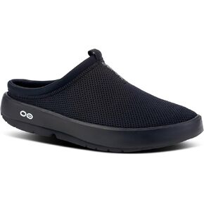 شباشب رياضية للجنسين من OOFOS OOcoozie - أحذية خفيفة الوزن للتعافي تقلل الضغط على القدمين والمفاصل والظهر ويمكن غسلها في الغسالة in Kuwait
