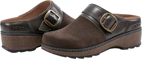 Earth Women's Kulla Clog in Kuwait