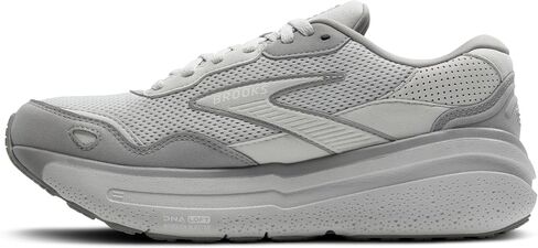 حذاء رياضي نسائي من Brooks Ghost Max من الجلد السويدي in Saudi Arabia