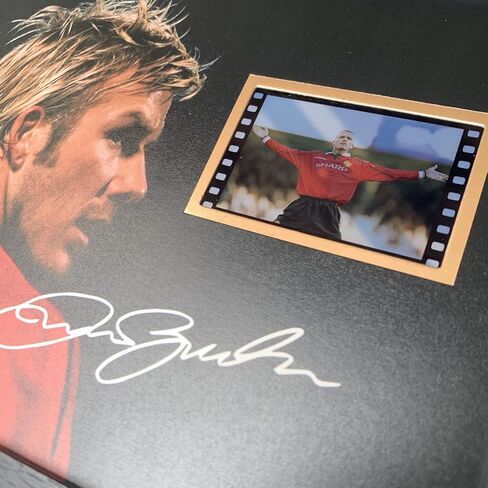 صورة موقعة لكرة القدم بيكهام مع شاشة عرض خلية صغيرة لفيلم مقاس 1 × 35 مم، ملصق بيكهام مؤطر مقاس 8 × 6 بوصات هدايا لمحبي عيد الميلاد وعيد الميلاد in Kuwait