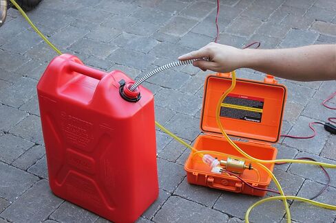 مضخة نقل الوقود القياسية 12 فولت من GasTapper تنقل 30 جالونًا من الغاز في الساعة. رائعة للاستخدام في أجهزة التحضير وUTV والقوارب والمعدات والمركبات والبنزين والديزل وما إلى ذلك. تم تصنيعها في الولايات المتحدة الأمريكية. in Kuwait