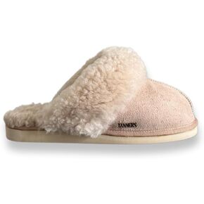 Tanners Women Scuff Slipper. 100% Genuine Shearling Sheepskin. Indoor comfort and softness. Weatherproof non-slip soft sole. Handmade with care, cradling your feet for the utmost coziness.