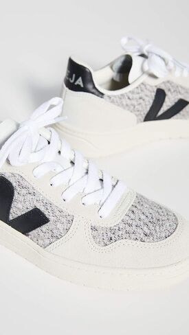 Veja Women's V-10 Sneakers in Saudi Arabia