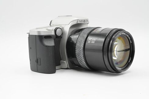 مجموعة كاميرا Minolta Maxxum 4 SLR مع عدسة تركيز تلقائي Minolta 35-105mm AF (متجددة) in Saudi Arabia