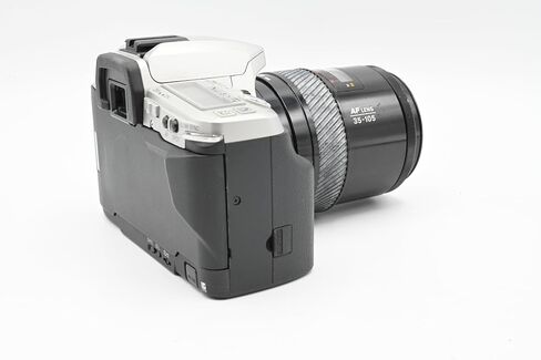 مجموعة كاميرا Minolta Maxxum 4 SLR مع عدسة تركيز تلقائي Minolta 35-105mm AF (متجددة) in Saudi Arabia