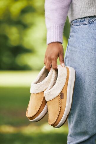 Dearfoams Women's Maple All Day Comfort Water Resistant Clog in Saudi Arabia