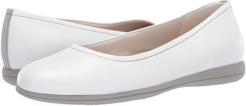 Trotters Women's Darcey Ballet Flat in Saudi Arabia