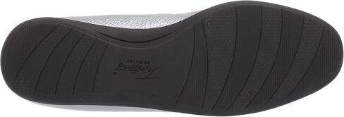 Trotters Women's Darcey Ballet Flat in Saudi Arabia