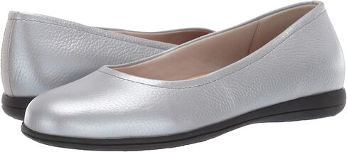 Trotters Women's Darcey Ballet Flat in Saudi Arabia