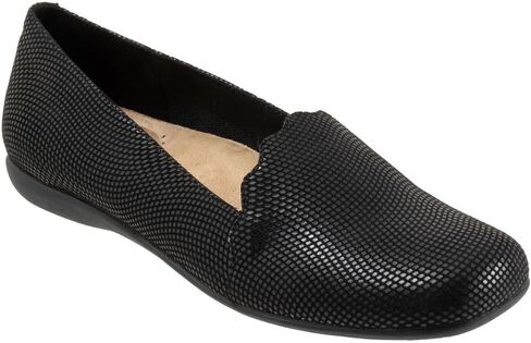 Trotters Women's Sage Ballet Flat in Saudi Arabia
