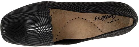 Trotters Women's Sage Ballet Flat in Saudi Arabia