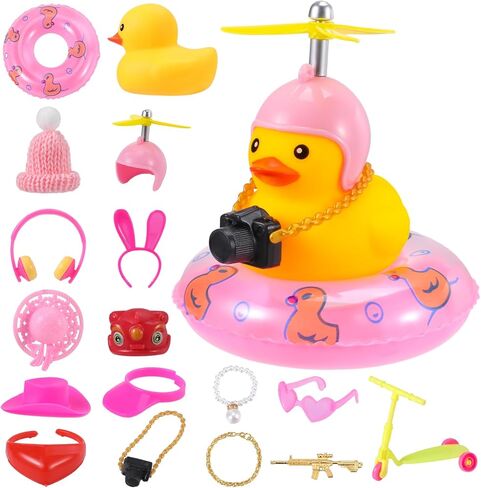 زينة على شكل بطة مطاطية للسيارة، زينة على شكل بطة رعاة البقر، لوحة قيادة السيارة مع إكسسوارات، قبعة صغيرة، قلادة، نظارات شمسية (وردي) in Kuwait