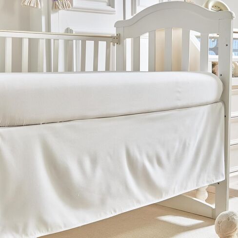 طقم سرير أطفال مكون من 3 قطع باللون الأبيض لحاف مبطن مع ملاءة جاهزة وتنورة سرير للأولاد والبنات طقم سرير أطفال على شكل دائرة لطيفة مع مجموعة مفروشات أطفال بنقاط ملونة باللون الوردي والأصفر والرمادي المخضر in Kuwait