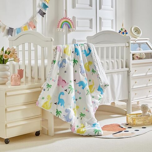 طقم سرير أطفال مكون من 3 قطع باللون الأبيض لحاف مبطن مع ملاءة جاهزة وتنورة سرير للأولاد والبنات طقم سرير أطفال على شكل دائرة لطيفة مع مجموعة مفروشات أطفال بنقاط ملونة باللون الوردي والأصفر والرمادي المخضر in Kuwait