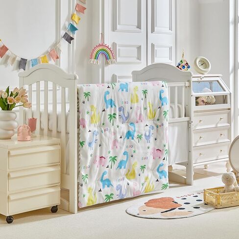 طقم سرير أطفال مكون من 3 قطع باللون الأبيض لحاف مبطن مع ملاءة جاهزة وتنورة سرير للأولاد والبنات طقم سرير أطفال على شكل دائرة لطيفة مع مجموعة مفروشات أطفال بنقاط ملونة باللون الوردي والأصفر والرمادي المخضر in Kuwait