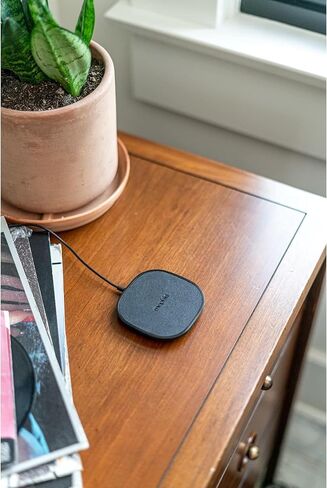 mophie Universal Wireless Charge Pad - 15W Fast Charging for Qi-Enabled Devices, iPhone, Google Pixel, Samsung Galaxy - Desktop & Nightstand Essential in Saudi Arabia
