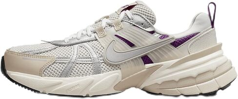 حذاء Nike V2K Run Premium (HF4305-072، عظم فاتح/ساندريفت/فيوتيك/فضي معدني) مقاس 8 in Saudi Arabia