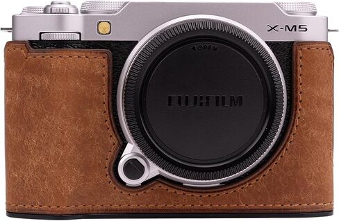 Uchandmade】 نصف حافظة كاميرا مصنوعة يدويًا من الجلد الأصلي لكاميرا Fujifilm X-M5/Fujifilm X-M5 حافظة كاميرا/حافظة Fujifilm X-M5 - طبقة علوية من جلد البقر + لوحة قاعدة معدنية (أسود) in Kuwait